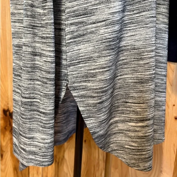 Lot of 2 | Long stretchy tunic | Apt 9 | L | - Picture 11 of 16